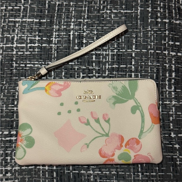 Coach Floral Wrislet - Picture 1 of 4